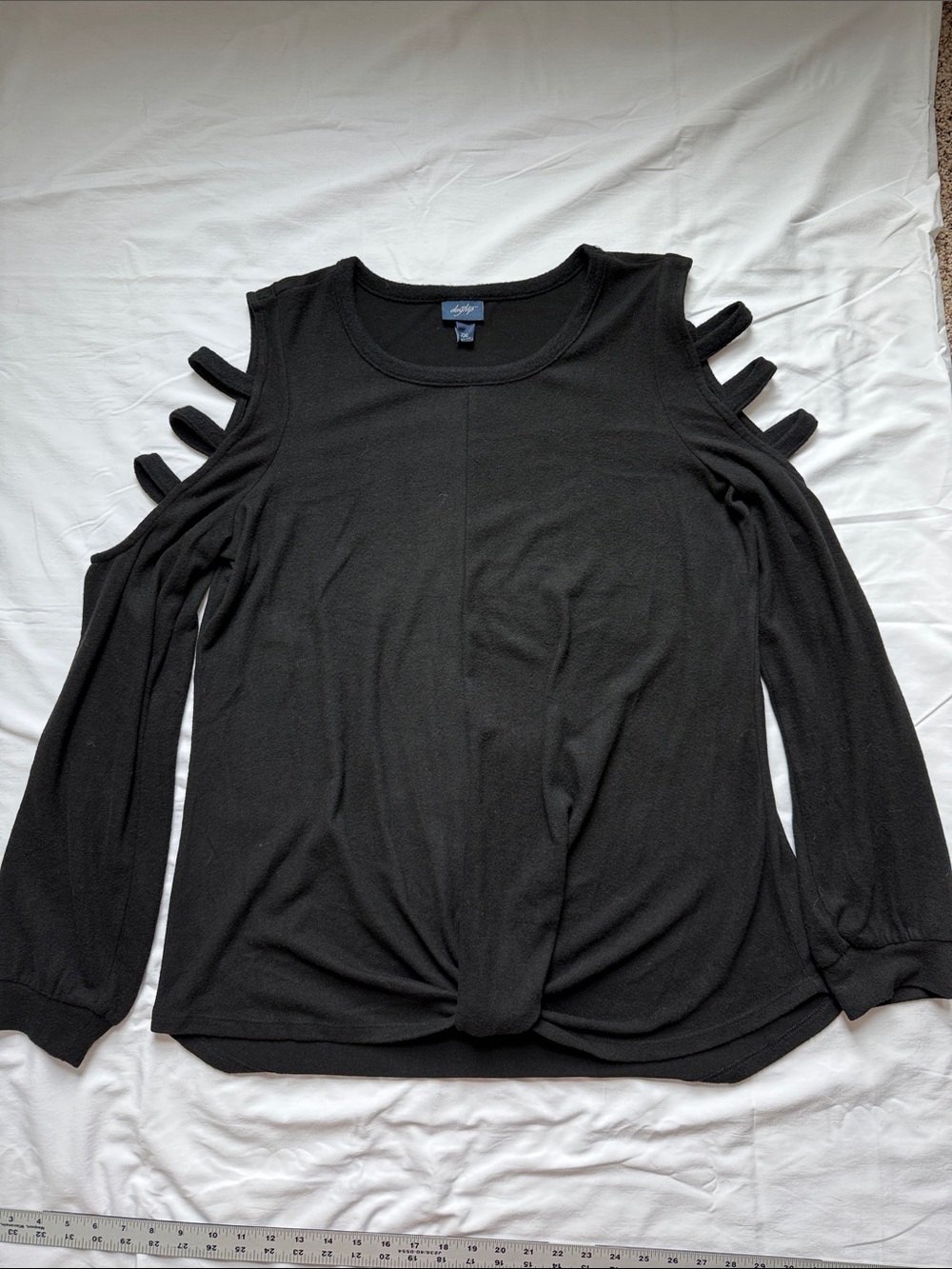Daytrip Black Ladder Cutout Sleeve Knot Front Top XXL